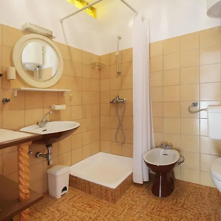 Guest house Apartments Antonio 3*