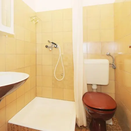 Guest house Apartments Antonio 3*