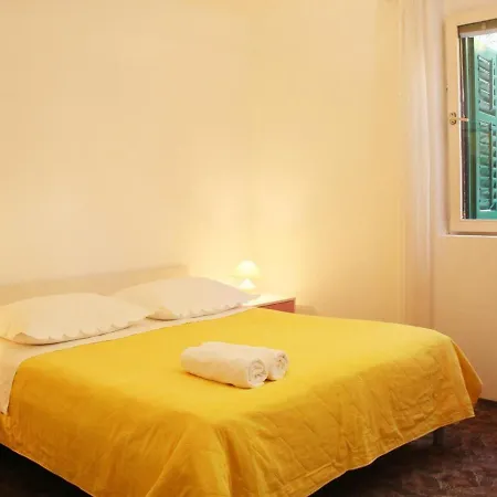 Guest house Apartments Antonio 3*
