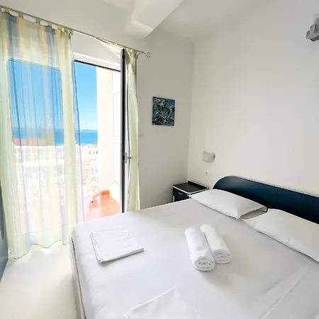 Guest house Apartments Antonio Baska Voda